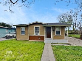 4925 Merrimac St in Corpus Christi, TX - Building Photo