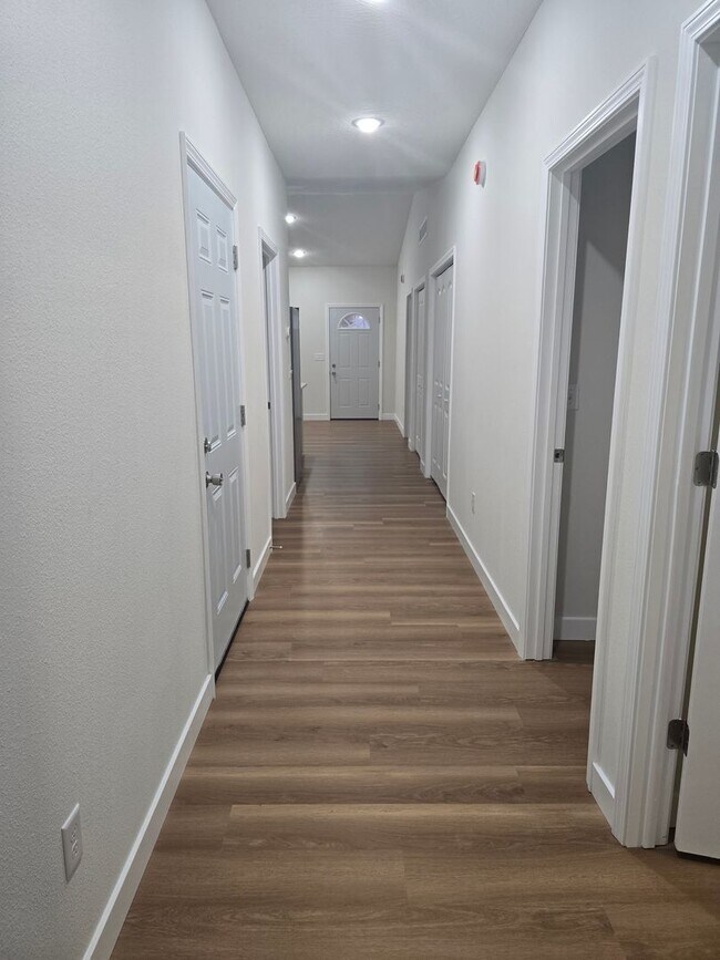 1955 McCutchen Rd in Rolla, MO - Foto de edificio - Building Photo