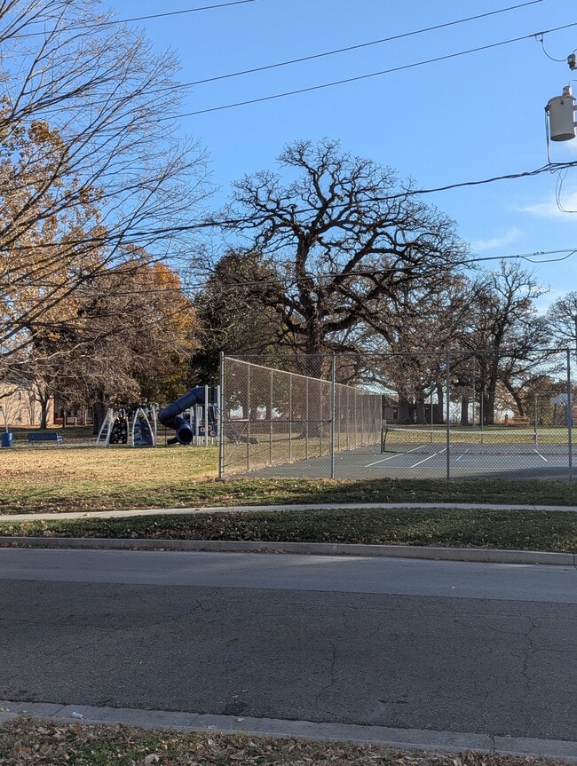 2313 Drake Park Ave in Des Moines, IA - Foto de edificio - Building Photo