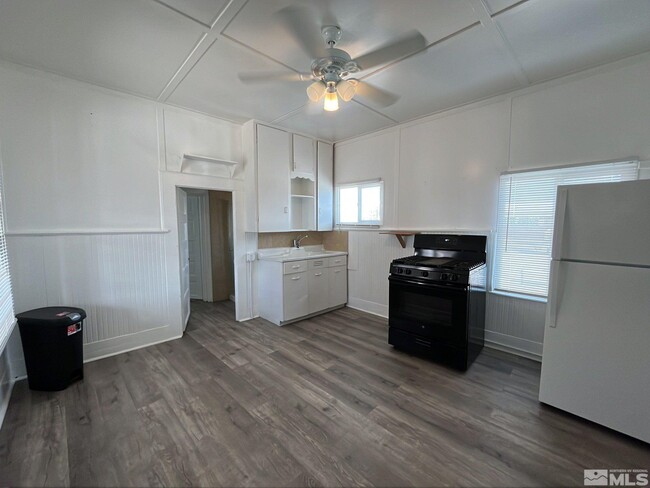 1027 W 2nd St in Reno, NV - Foto de edificio - Building Photo