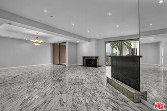 125 N Gale Dr in Beverly Hills, CA - Building Photo - Building Photo