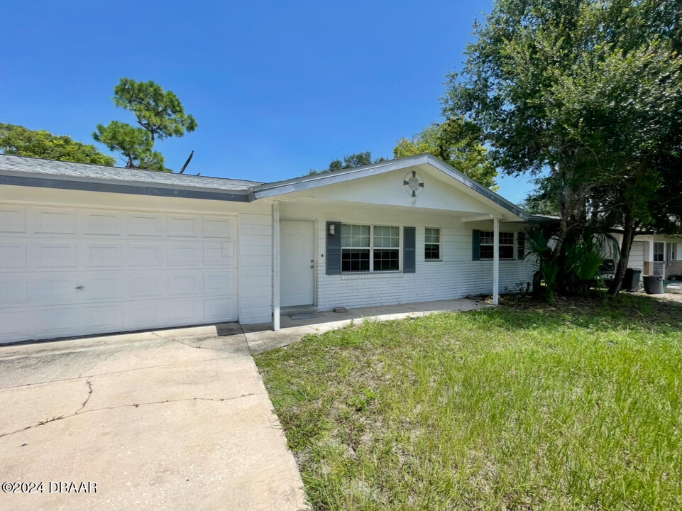 1022 4th St in Port Orange, FL - Building Photo