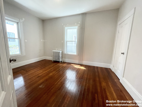 158 Boston St, Unit 1 in Boston, MA - Building Photo - Building Photo