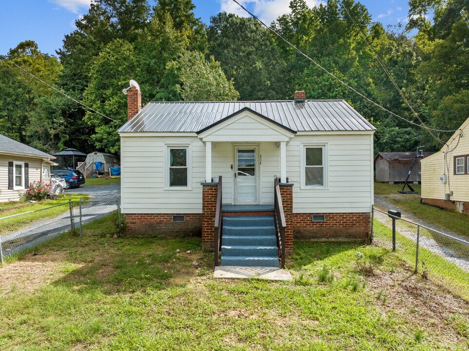 434 Peachtree St in Asheboro, NC - Building Photo
