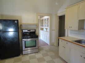 511 E 7th St, Unit B