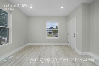 442 4th St NW in Grand Rapids, MI - Building Photo - Building Photo