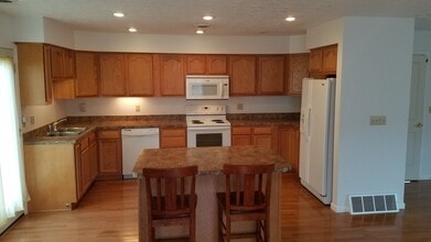 6 Lincoln Heights in Alum Creek, WV - Building Photo - Building Photo