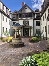 Chateau Apartments in Denver, CO - Building Photo - Interior Photo