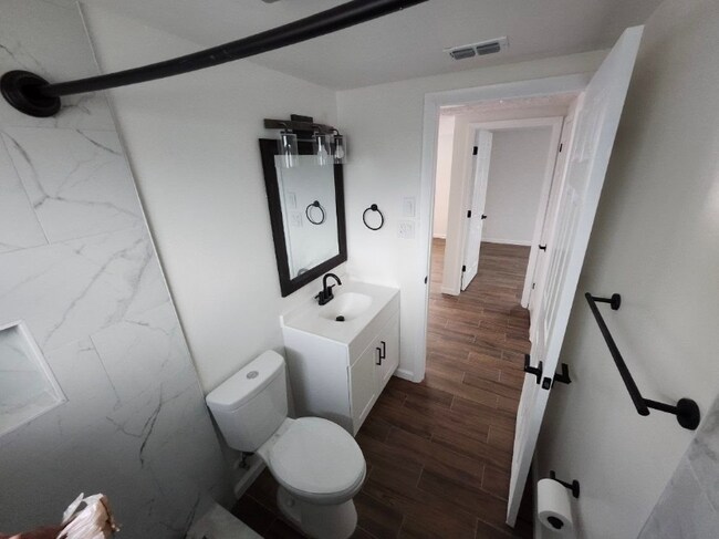 17 S Columbus St in Beverly Hills, FL - Foto de edificio - Building Photo