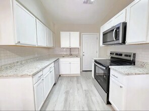2005 North St in Gulfport, MS - Foto de edificio - Building Photo