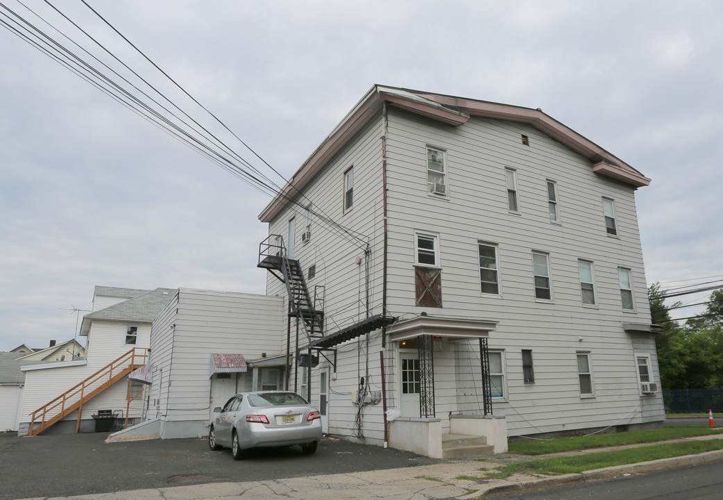 2 Elizabeth Rd in South Bound Brook, NJ - Building Photo