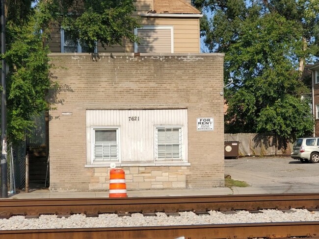 property at 7621 S Exchange Ave