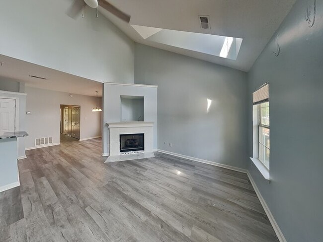 6758 Whitten Pine Dr in Memphis, TN - Building Photo - Building Photo