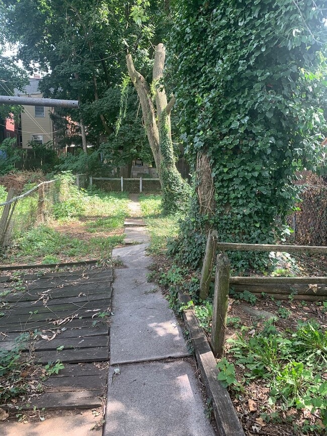 562 W Philadelphia St in York, PA - Building Photo - Building Photo