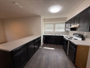 336 Eden Dr-Unit -350 Eden in Longview, TX - Building Photo - Building Photo