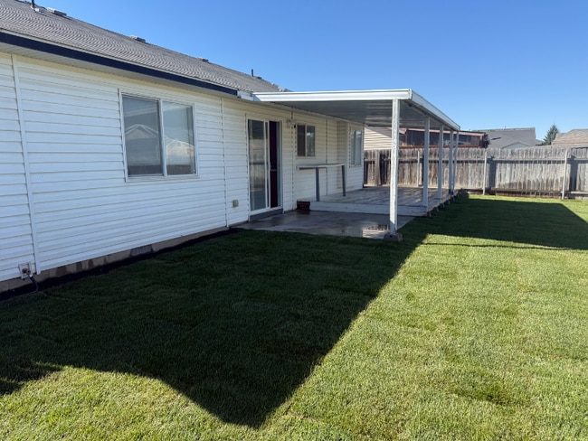 3721 Pierre Ave in Caldwell, ID - Foto de edificio - Building Photo