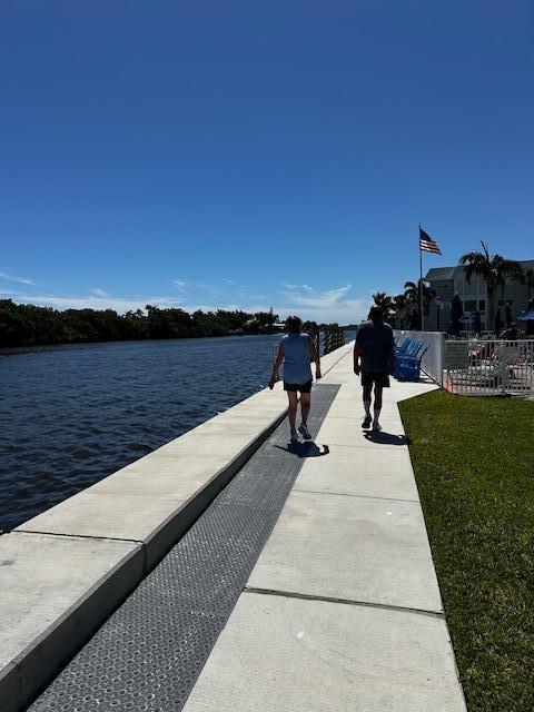 12 Colonial Club Dr in Boynton Beach, FL - Building Photo