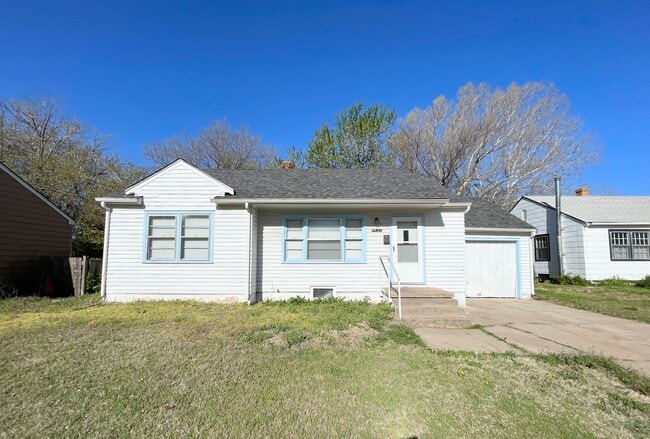 property at 1427 N Harding Ave