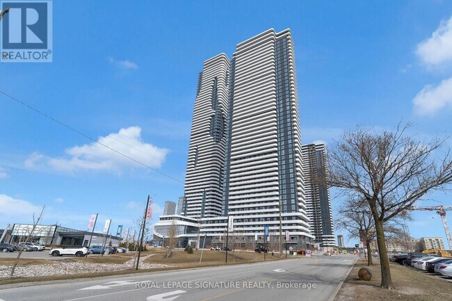 225 Commerce St in Vaughan, ON - Building Photo - Building Photo