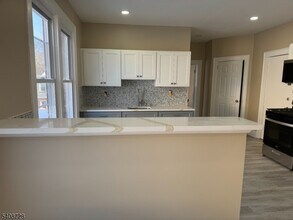 56 Smith St in Newark, NJ - Building Photo - Building Photo