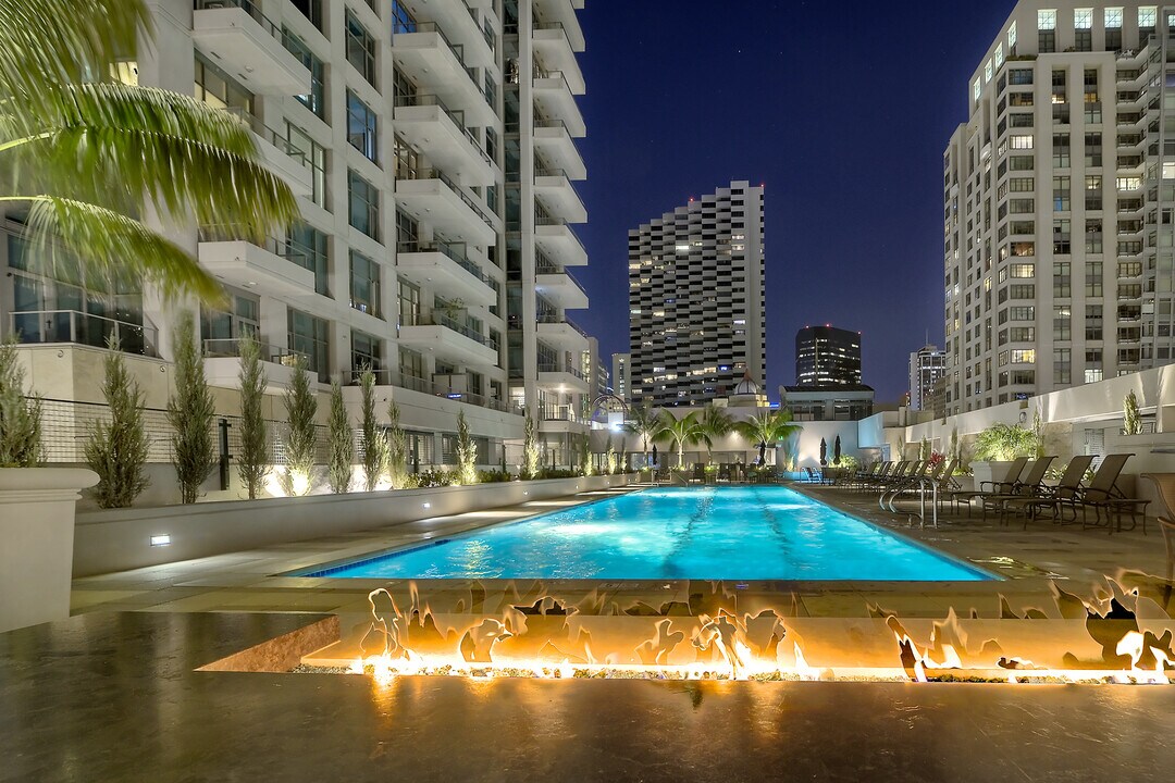 550 Front St in San Diego, CA - Building Photo