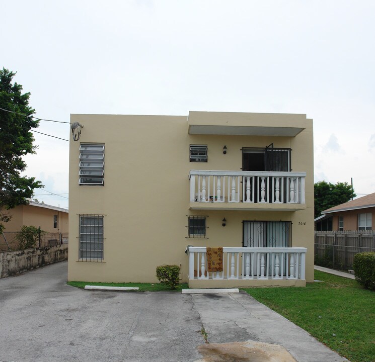 2018 SW 2nd St in Miami, FL - Building Photo