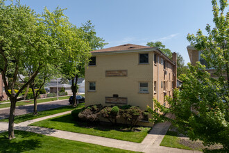 1100 Hannah Ave in Forest Park, IL - Foto de edificio - Building Photo