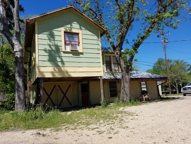 715 N Main St, Unit B