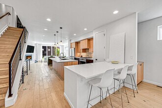 2308 S Acoma St in Denver, CO - Building Photo - Building Photo