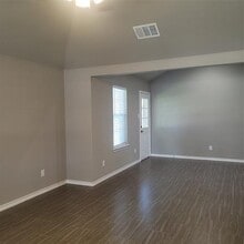 106 Casa Linda St in Ennis, TX - Building Photo - Building Photo