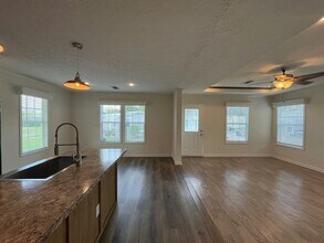 568 Leopard Ln in North Fort Myers, FL - Building Photo - Building Photo