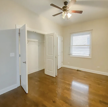 2741 N Southport Ave, Unit 1S in Chicago, IL - Foto de edificio - Building Photo