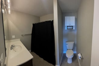 Hawks Plaza in Princess Anne, MD - Foto de edificio - Building Photo