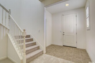 10505 Siltstone Way in Elk Grove, CA - Building Photo - Building Photo