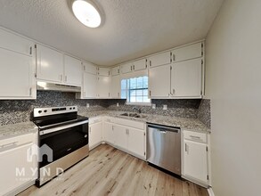 208 Oak Cir N in Stockbridge, GA - Building Photo - Building Photo