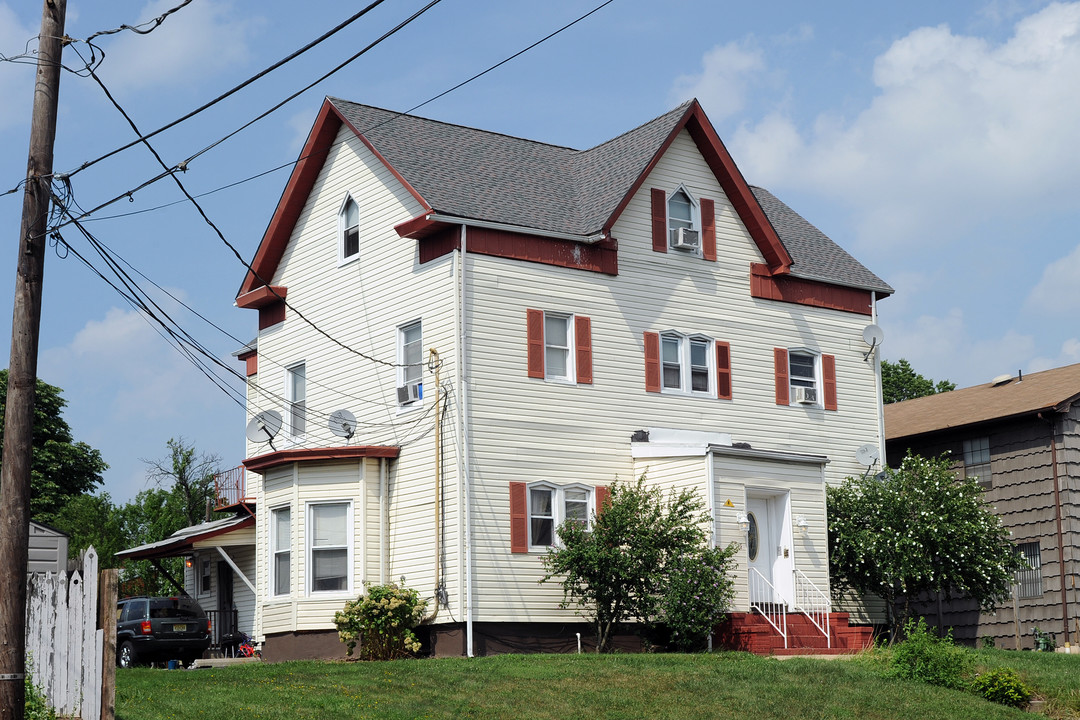 205 Port Reading Ave in Port Reading, NJ - Building Photo