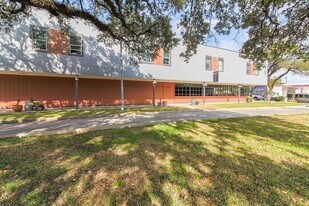 612 Lofts in Baytown, TX - Building Photo