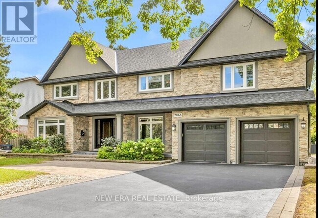 2068 Mississauga Rd in Mississauga, ON - Building Photo - Building Photo