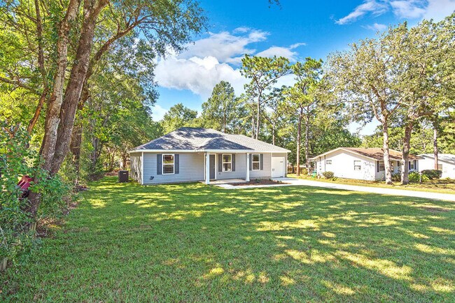 907 Alabama St in Crestview, FL - Building Photo - Building Photo