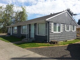 1119 11th St, Unit 2R in Bremerton, WA - Building Photo