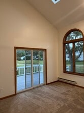 42 Parkington Cir in East Syracuse, NY - Foto de edificio - Building Photo