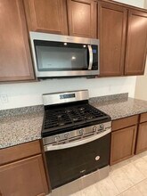 6077 Castle Gardens Ave in Las Vegas, NV - Building Photo - Building Photo