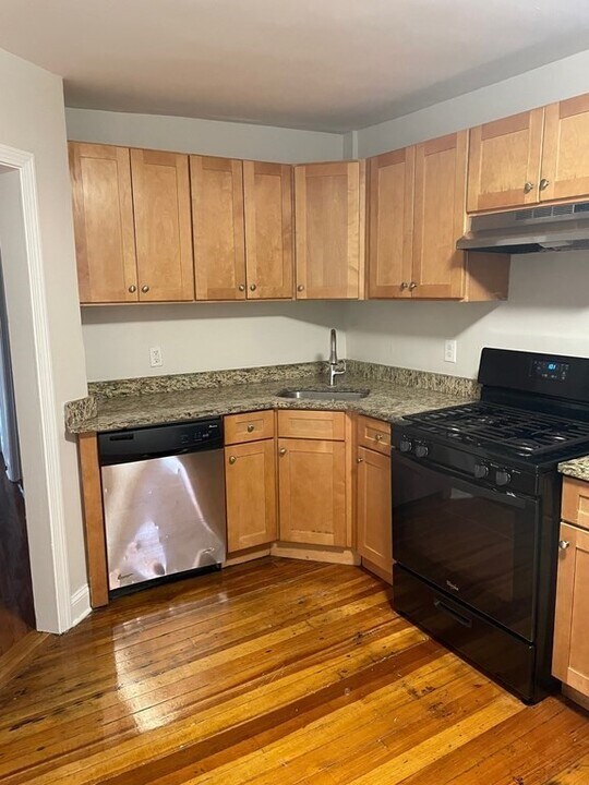 184 Walnut Ave-Unit -2 in Boston, MA - Building Photo