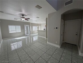 9103 Harbor Wind Ave in Las Vegas, NV - Building Photo - Building Photo