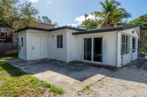 113 SE 8th Ave in Boynton Beach, FL - Building Photo