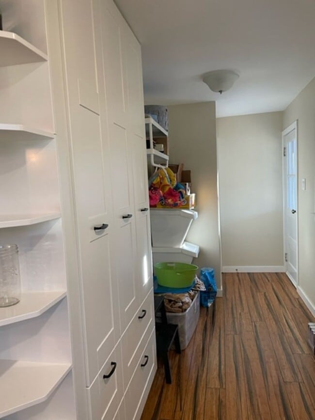 property at 2203 N Headley Rd