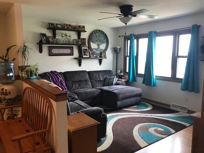 985 Lum Ave in Waterloo, WI - Building Photo - Building Photo