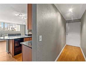 3120 Hennepin Ave, Unit 8 in Minneapolis, MN - Building Photo - Building Photo