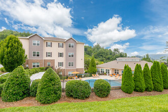 Summit at Cullowhee in Cullowhee, NC - Foto de edificio - Building Photo