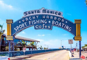 2101 Ocean Ave in Santa Monica, CA - Building Photo